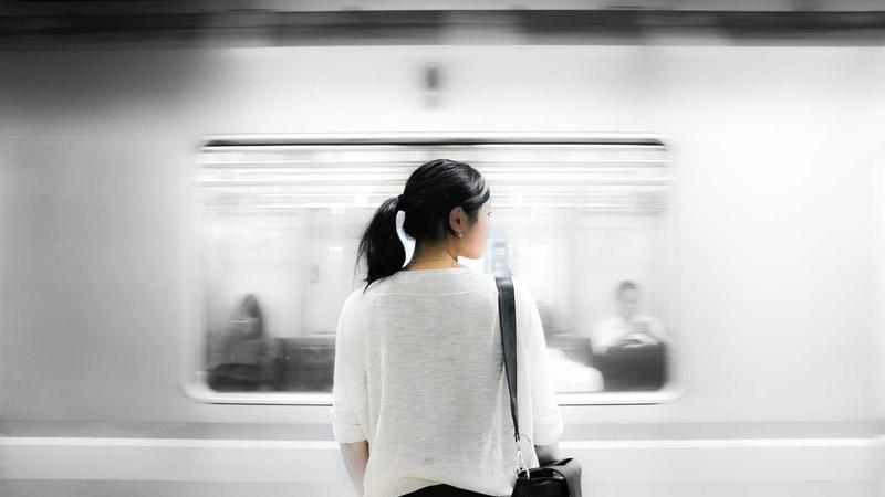 情绪管理新视角：用「心理弹性」守护你的心灵绿洲